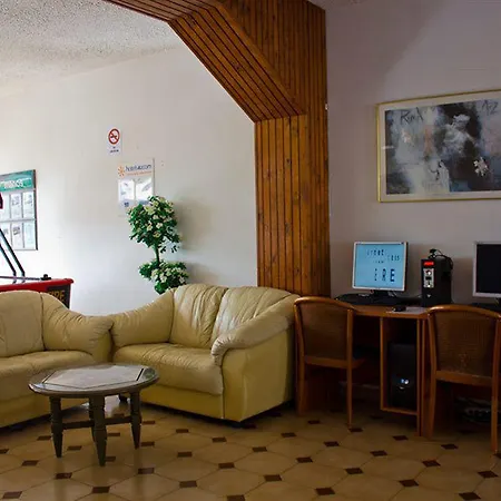 Golden Days Hotel 2*